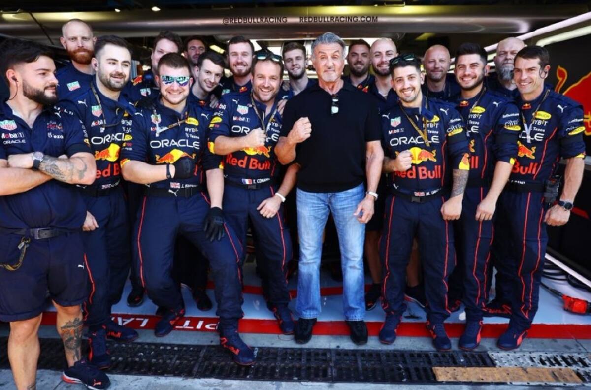 Sylvester Stallone acude a la Fórmula 1 e imprime suerte en las escuderías que visitó