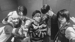 TXT 'ataca' su oficina en nueva presentación de 'LO$ER=LOVER'