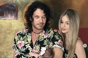 Mario Cimarro comparte el significado del nombre de su bebé y unas tiernas fotos en familia