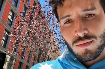 Sebastián Yatra estrena casa y cuenta como se siente viviendo alejado de su familia