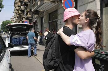 Oleg Psiuk, líder de la banda que ganó el Eurovision, regresa a Ucrania para continuar luchando