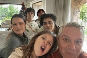 Alejandro Sanz publica una foto de todos sus hijos que ya lucen como adolescentes
