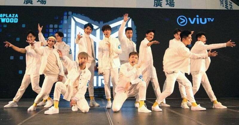 Video sensible: Pantalla gigante cae sobre dos integrantes de la banda Mirror en pleno concierto - Créditos: Instagram