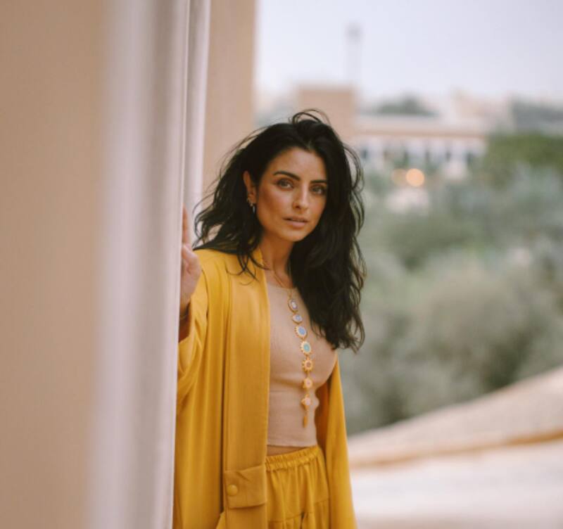 Aislinn Derbez reveló que le gusta llevar un tenebroso arácnido en su bolso - Créditos: Instagram