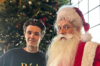 Victoria Beckham mostró las imágenes de Santa Claus con sus hijos