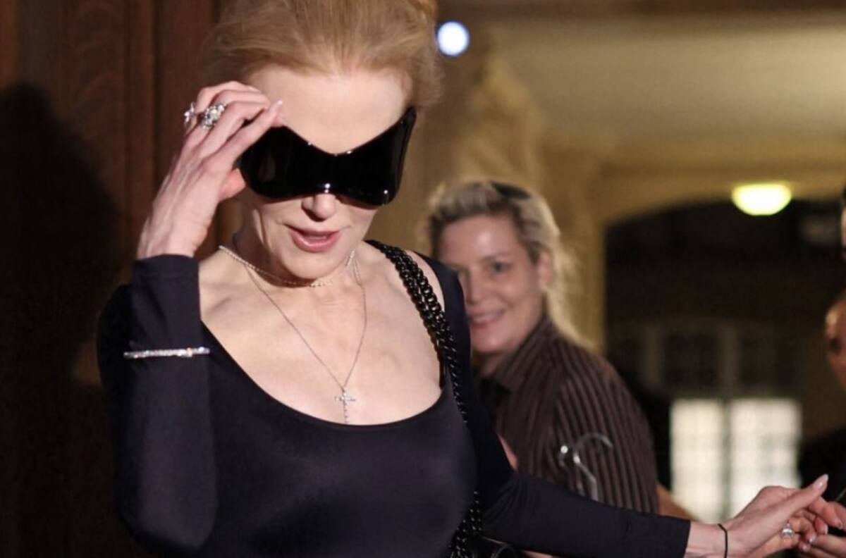Nicole Kidman apareció en la pasarela de Balenciaga y desató memes por lo extravagante de su vestido