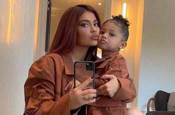 Las inflexibles reglas que tienen las niñeras de Stormi y Wolf, hijos de Kylie Jenner