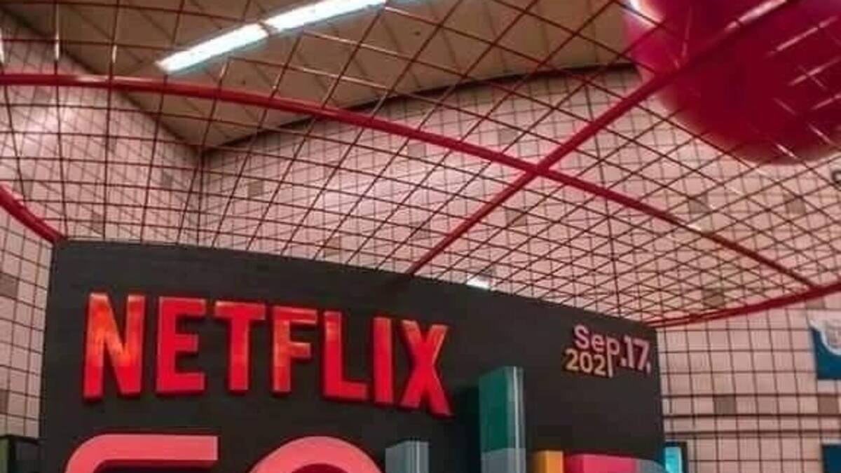 Pelea al estilo de 'El juego del Calamar'; fans de la serie se dan con todo en París