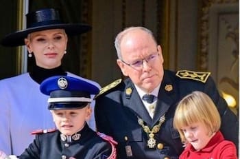 Mellizos de Charlene de Mónaco empiezan a disputar popularidad con hijos de príncipes William y Kate