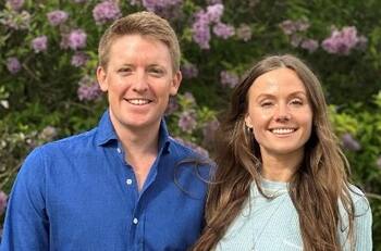 Quién es la plebeya que conquistó al soltero más rico de la realeza y padrino del príncipe George