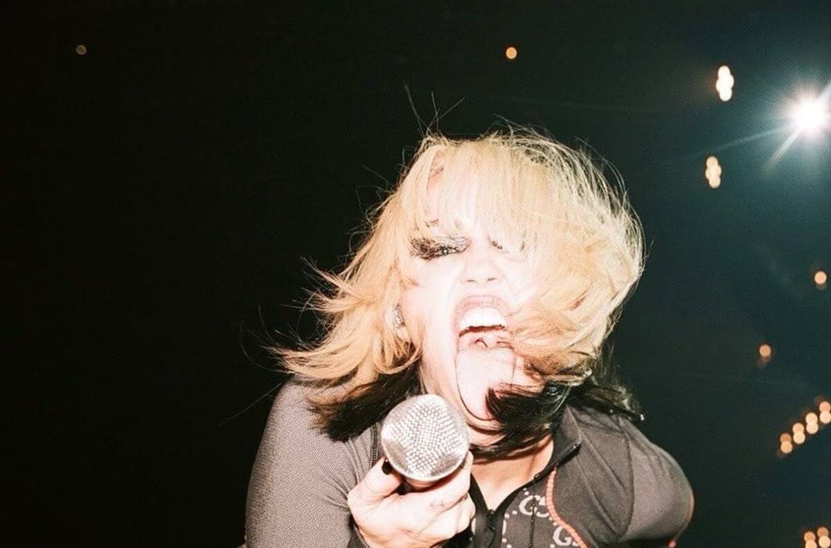 Miley Cyrus y Daniel Craig han dado positivo a Covid-19