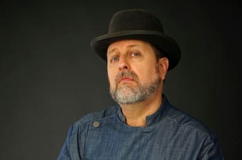 Tunden en redes a MasterChef México por felicitación al Chef Herrera