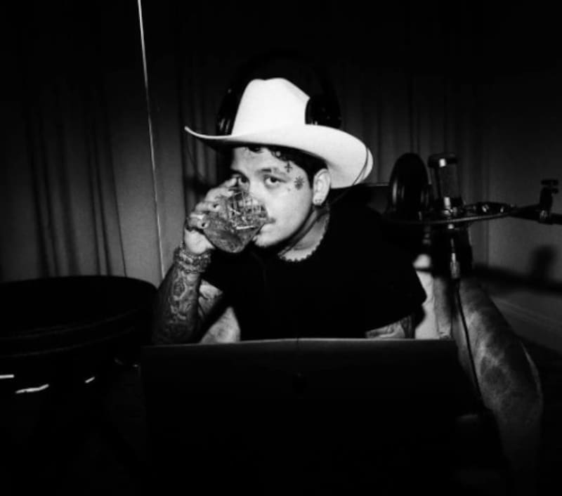 Christian Nodal no "perdió el piso" al inicio de su carrera pero sí cayó en excesos - Créditos: Instagram