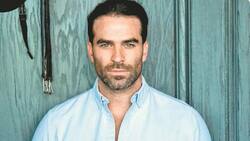 Alejandro Nones disfrutó la gala amfAR con esta bella mujer que no era Geraldine Bazán