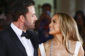Hermano de Ben Affleck dedica mensaje a JLo luego de su boda y lanza sorpresiva advertencia