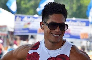 Difunden imágenes de Chyno Miranda en una clínica de recuperación en Venezuela