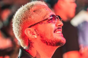 Christian Nodal en la polémica por dedicarle canción a Cazzu que antes se la cantó a Belinda