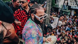 Cantante dominicano lanza 100 mil dólares a sus seguidores desde un helicóptero