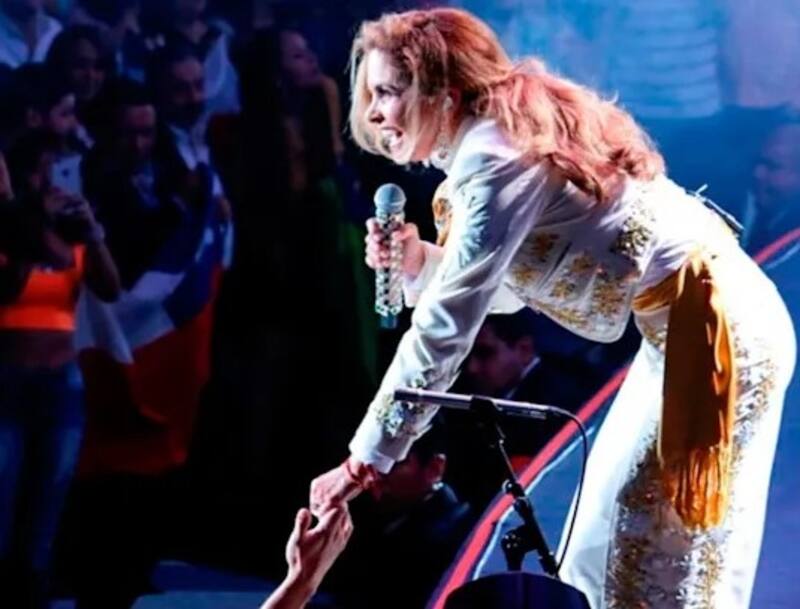 Lucero sufrió de una fuerte agresión por parte de una fanática durante una presentación musical - Créditos: Instagram