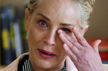 La inigualable Sharon Stone vive sus peores días al perder la mitad de todo su dinero