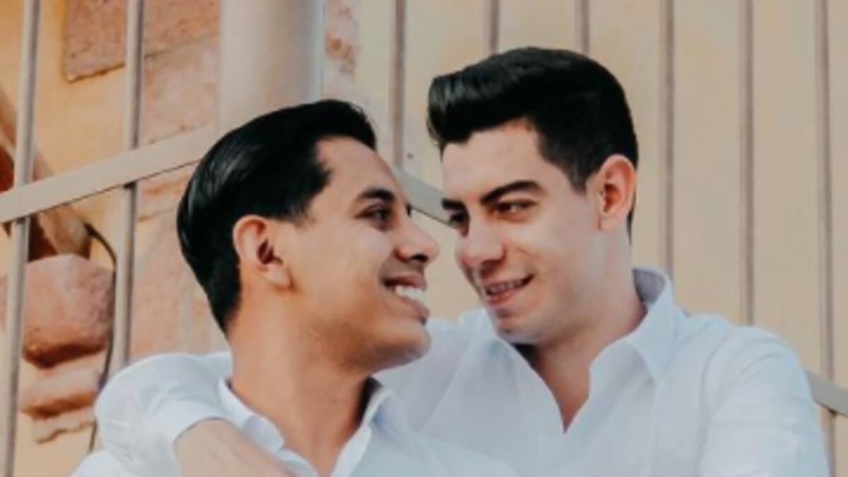Vocalista de Grupo Firme tiene romántico aniversario con su novio