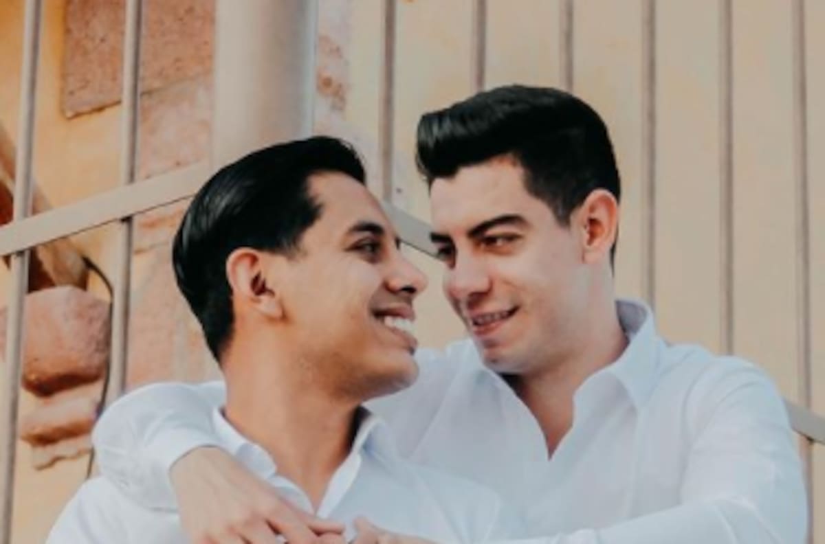 Vocalista de Grupo Firme tiene romántico aniversario con su novio