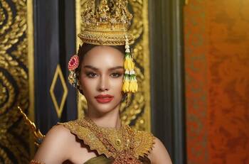 La reina de Tailandia que creció en basural despide su antigua vida tras participar en Miss Universo