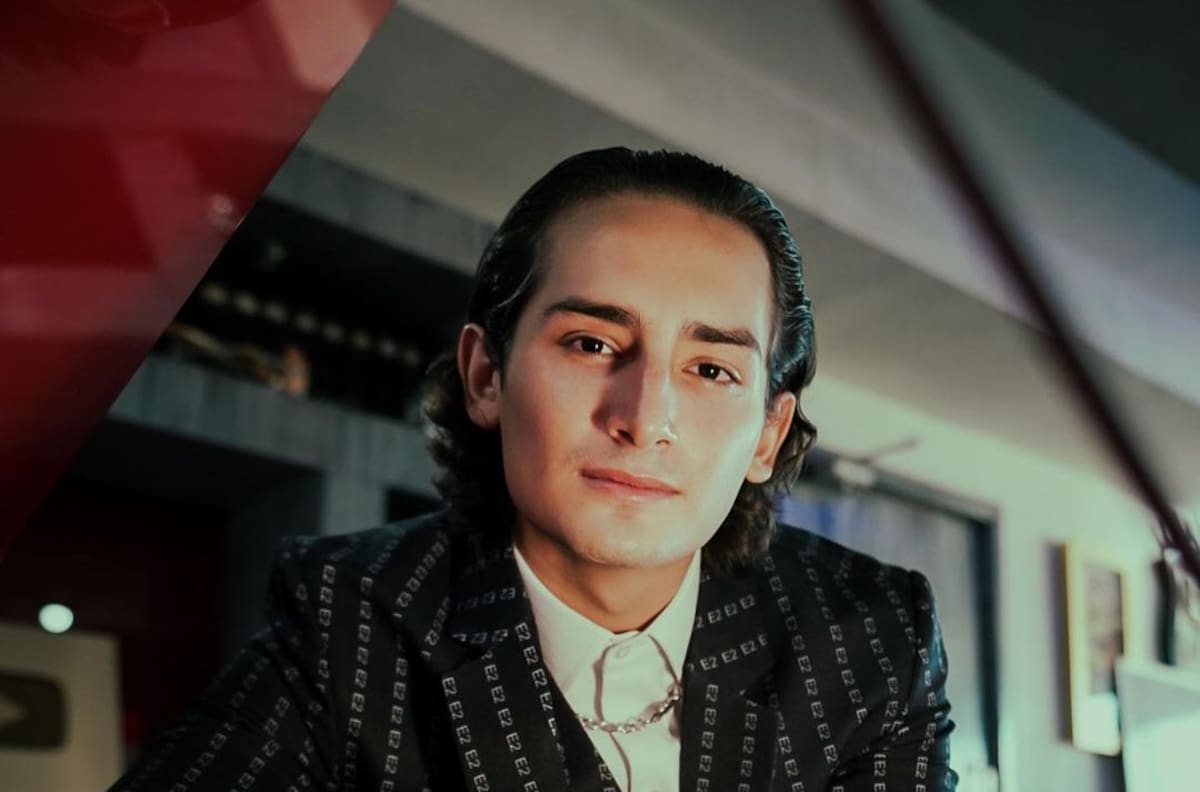 Emilio Marcos emprenderá un nuevo viaje laboral sin el apoyo de su papá Juan Osorio