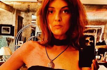 Entre los estereotipos, las adicciones y la hormonación: Sheila Devil, la hija trans de Camilo Sesto