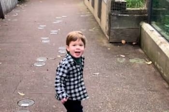 El príncipe Augusto cumple 2 años con la princesa Eugenia embarazada y pensando en radicarse en EEUU