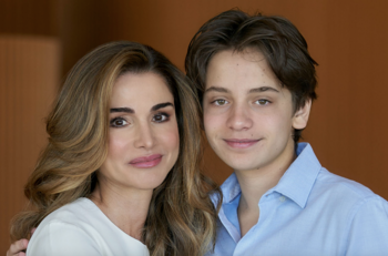 Él es el príncipe Hashem, el hijo desconocido de Rania de Jordania y así se ve a sus 18 años