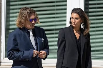 La novia abogada de Johnny Depp demostró su amor por él y comprueba que sigue su relación