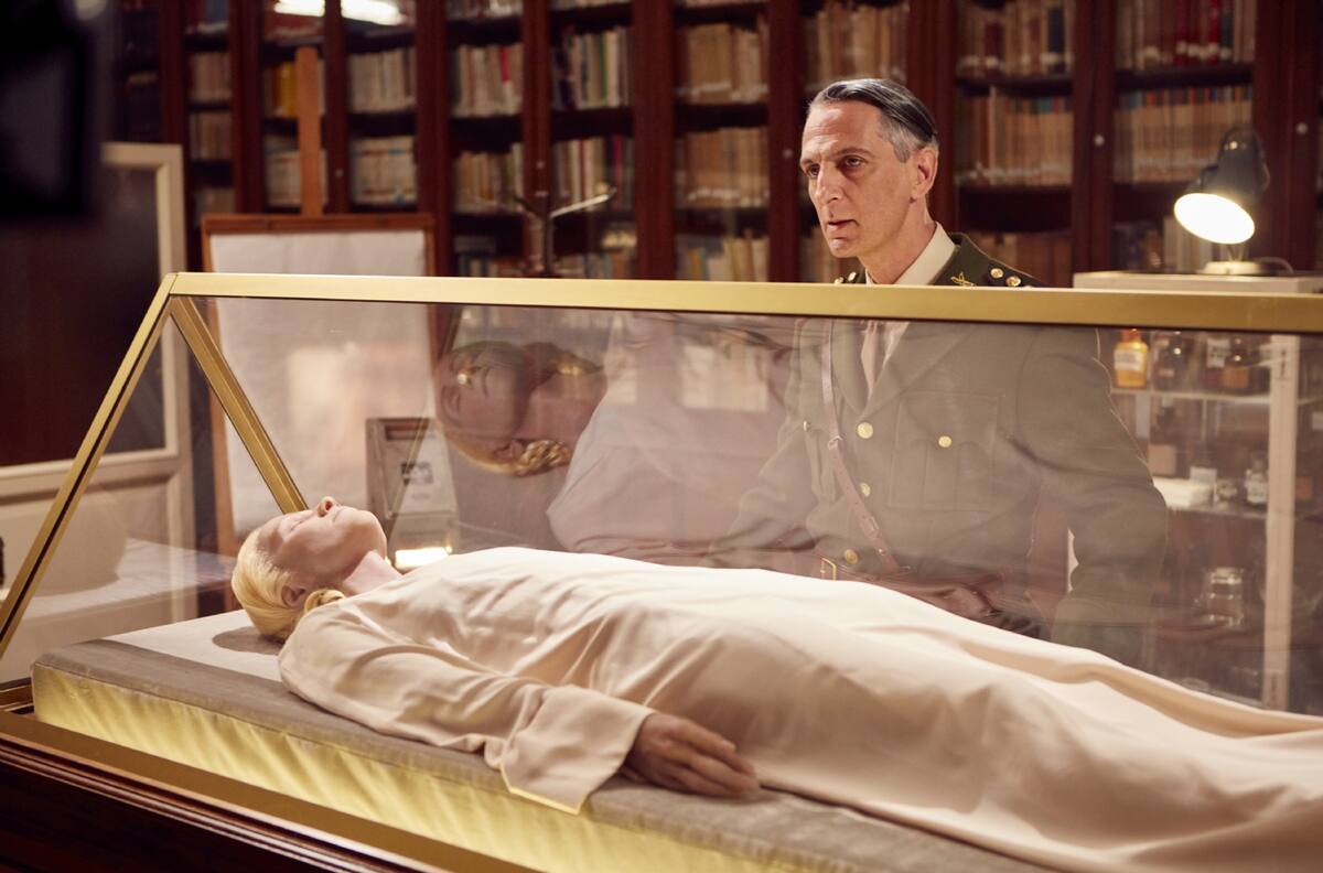 'Santa Evita', serie producida por Salma Hayek, se estrenará en el aniversario luctuoso de Eva Perón