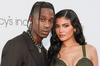 Llueven críticas a Kylie Jenner y Travis Scott por presumir sus jets privados en Instagram