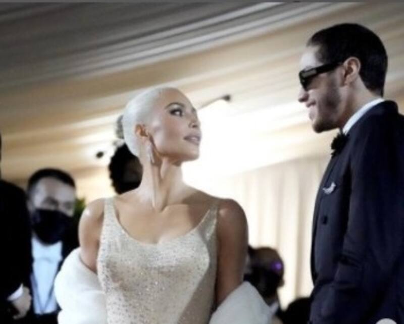 Kim Kardashian y Pete Davidson protagonizan romántico video - Créditos: Instagram