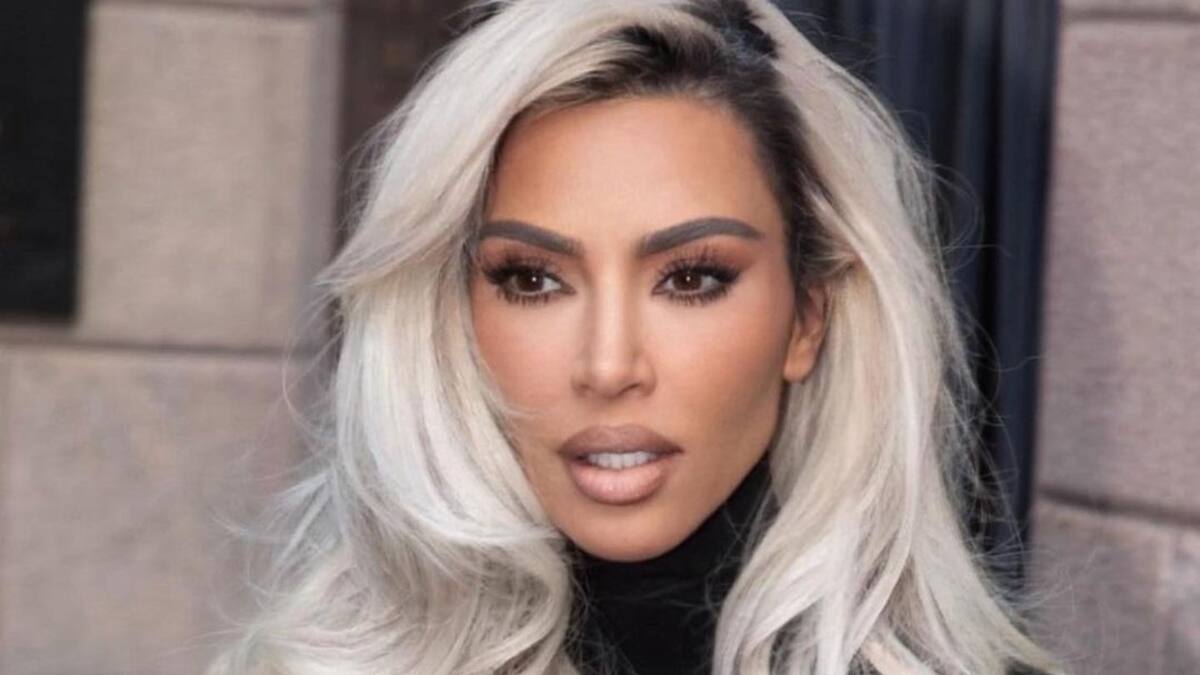 Cómo Kim Kardashian terminó con un collar de Lady Di en sus manos