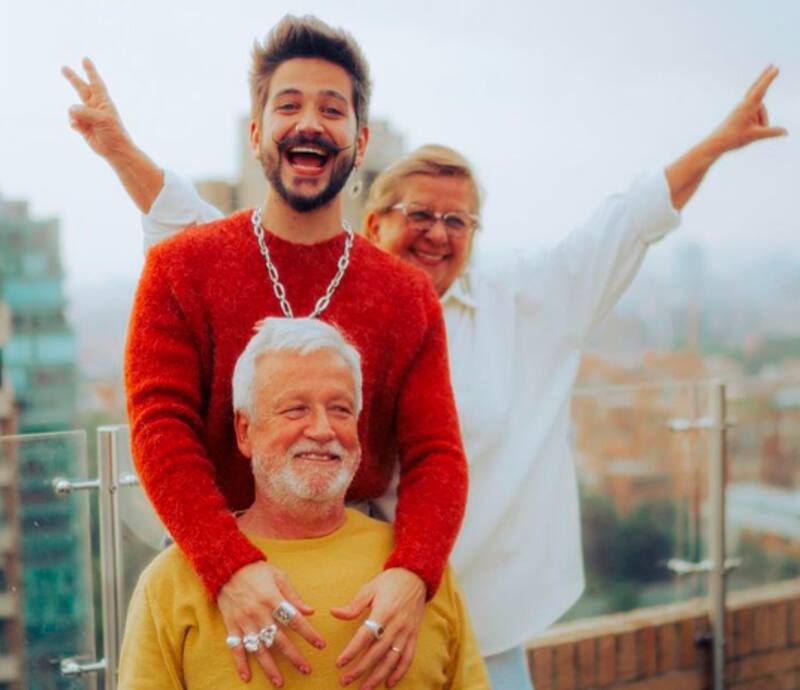 Camilo hace llorar a su padre - Créditos: Instagram