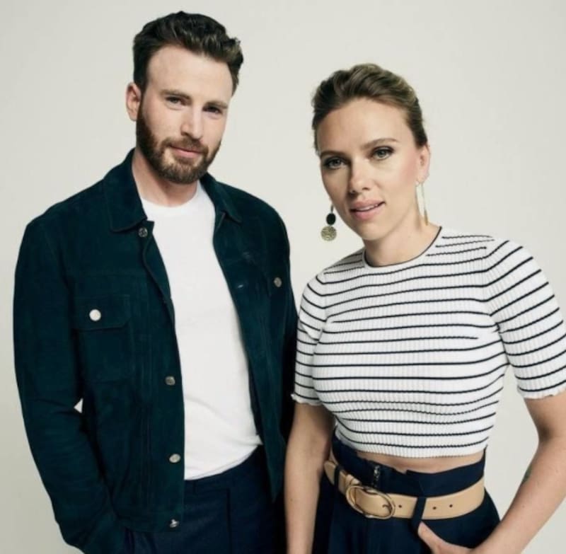 Chris Evans y Scarlett Johansson en nueva película - Créditos: TWITTER