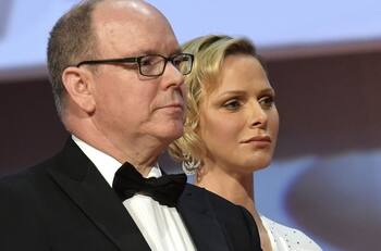 El lenguaje corporal de Charlene y Alberto de Mónaco deja evidencia su fría relación