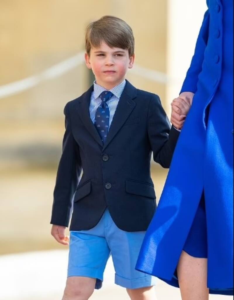 Príncipe Louis debuta con decidida actitud real en la Pascua de Semana Santa El menor de los hijos de William y Kate se mostró muy serio y obediente - Créditos: Instagram