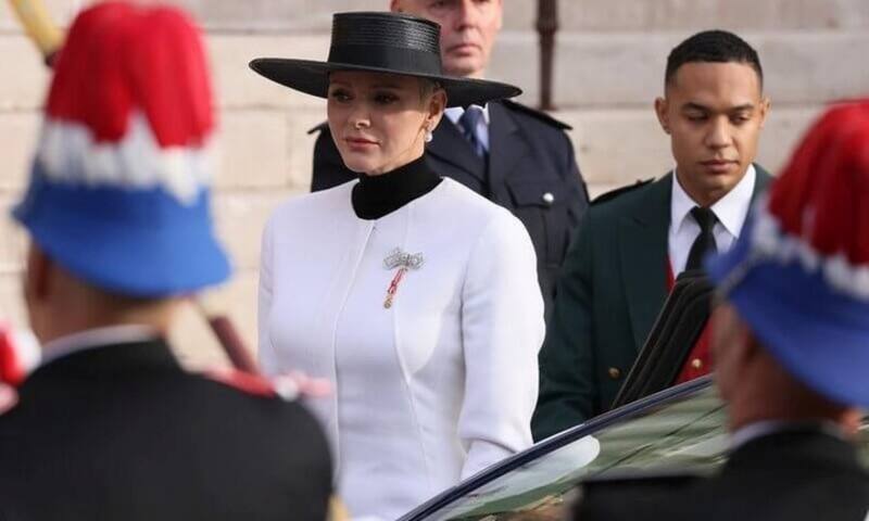 La princesa Charlene y el príncipe Alberto se despudieron del arzobispo Bernard Barsi - Créditos: Instagram