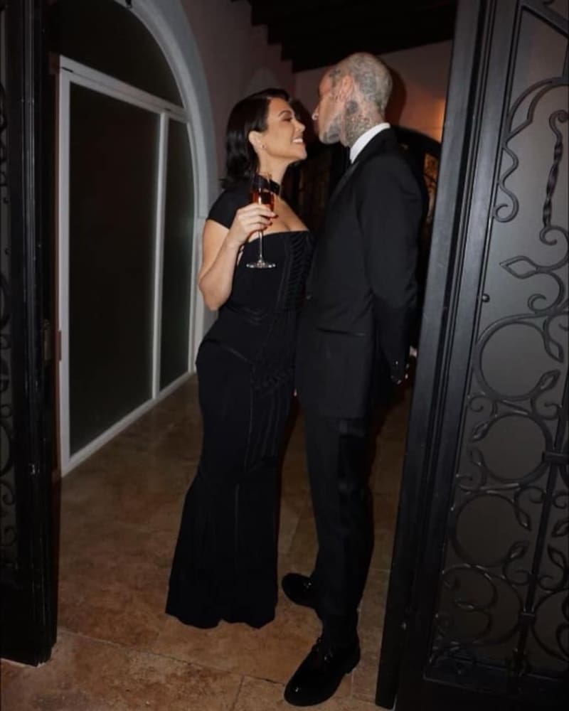 Kourtney Kardashian y Travis Barker están a punto de llegar al altar - Créditos: Facebook