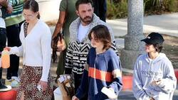 Ben Affleck reúne a Seraphine, Violet y Emme para obsequiarles un "día de chicas"