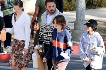 Ben Affleck reúne a Seraphine, Violet y Emme para obsequiarles un "día de chicas"