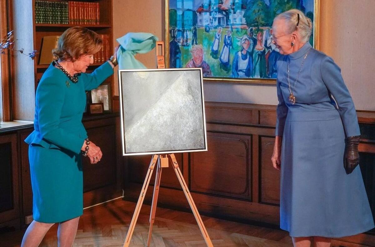 Reina Margarita II vence el covid-19 y acude a Noruega para recibir importante premio