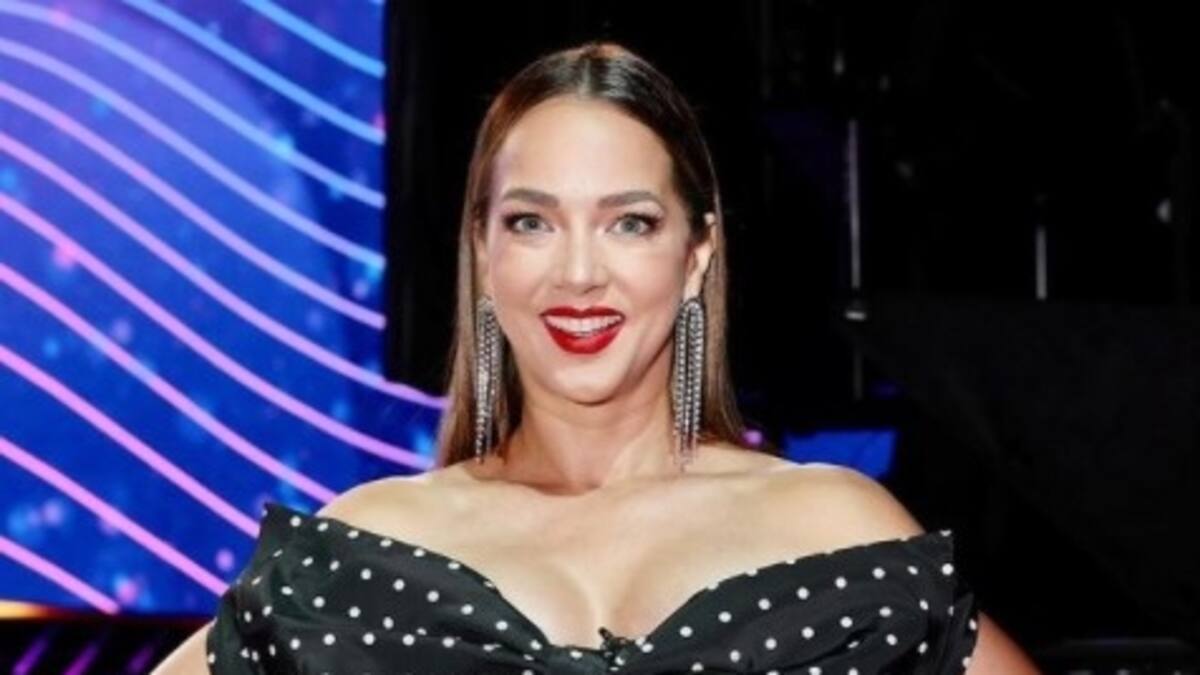 Adamari López honra a Puerto Rico con baile típico