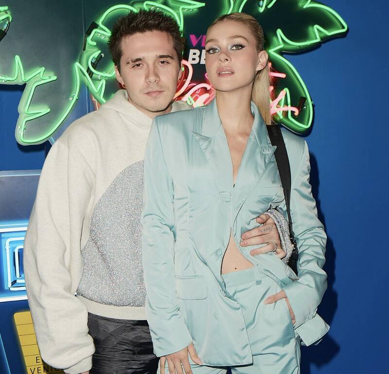 Nicola Peltz y Brooklyn Beckham aparecen en alfombra roja en medio del drama familiar - Créditos: Instagram