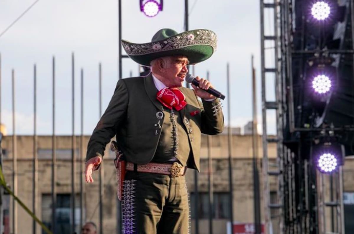 Una 'pesadilla' fue lo que vivió Vicente Fernández al estar hospitalizado, revela su hijo Gerardo