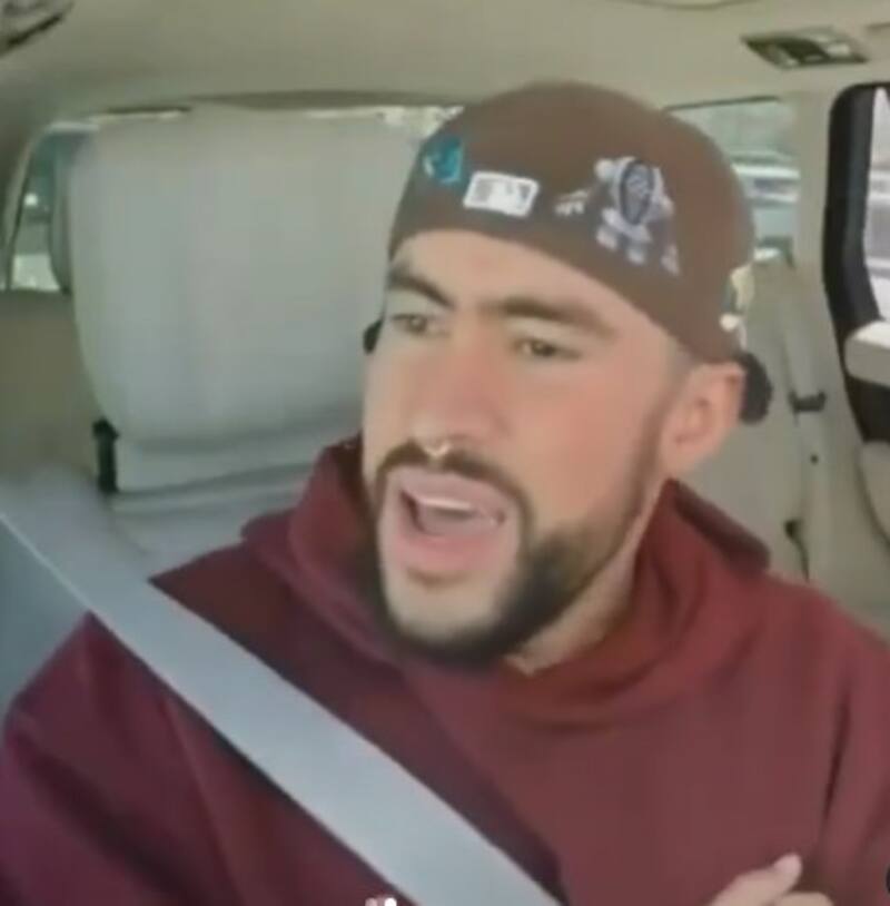 Bad Bunny es calificado como el mejor Carpool de James Corden en años El cantante durante el carpool de Corden - Créditos: Instagram