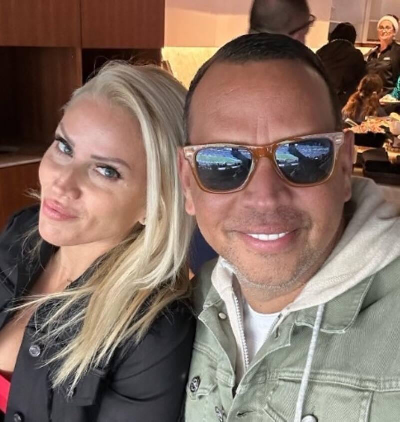 Novia de Alex Rodríguez publica fotos portentosas de su trabajada figura Jaclyn y Alex en su fotografía más reciente - Créditos: Instagram